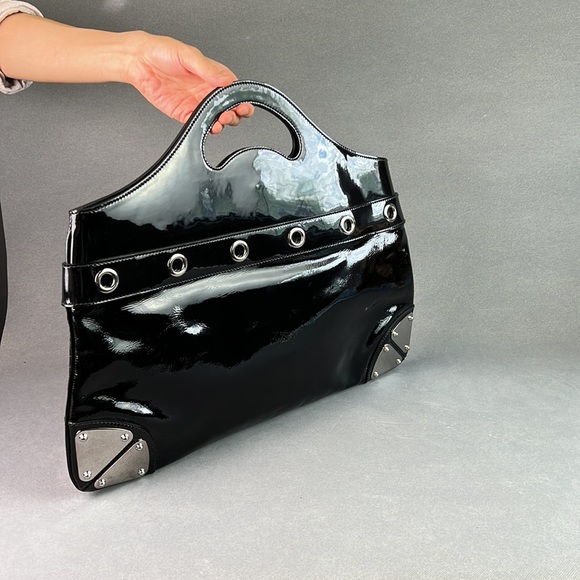 Gucci top handle clutch black mirror finish silver hardware, like new - Picture 3 of 12